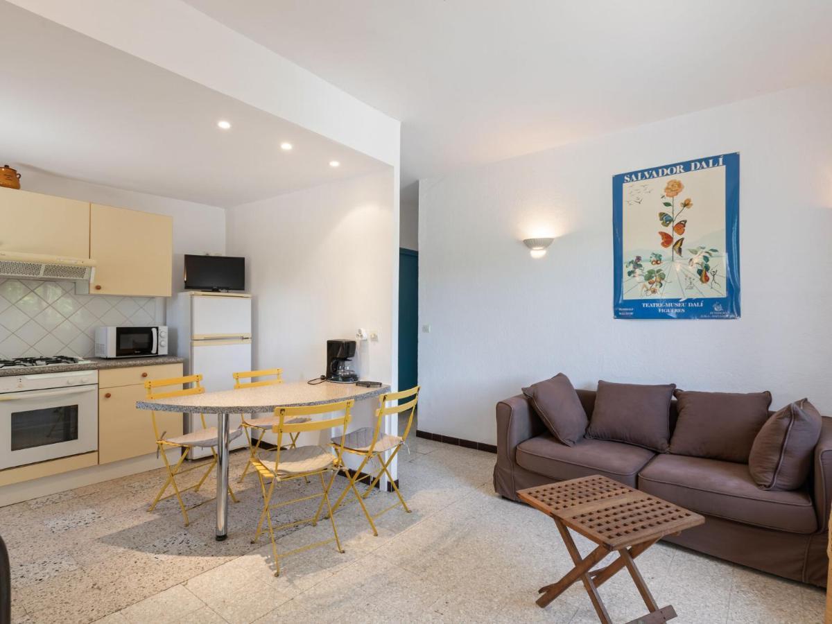 Apartmán Flat In A Beautiful Building With Pool Mèze Exteriér fotografie